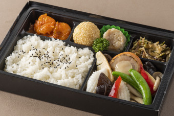 ホタテとイカの中華炒め弁当