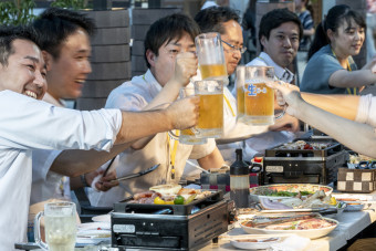 屋上テラスでバーベキュー＆生ビールをご堪能！