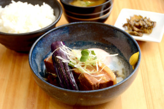 秘伝の煮汁角煮定食