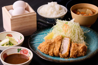 とんかつみそだれ定食（上）